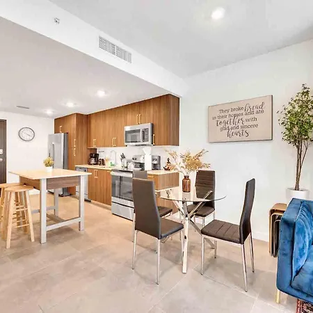 Charming Apt In The Heart Of Downtown With Free Parking Miami Exterior photo