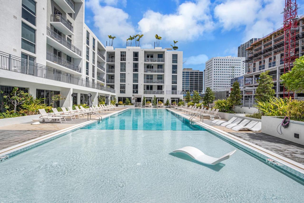 Charming In The Heart Of Downtown With Free Parking Apartment *