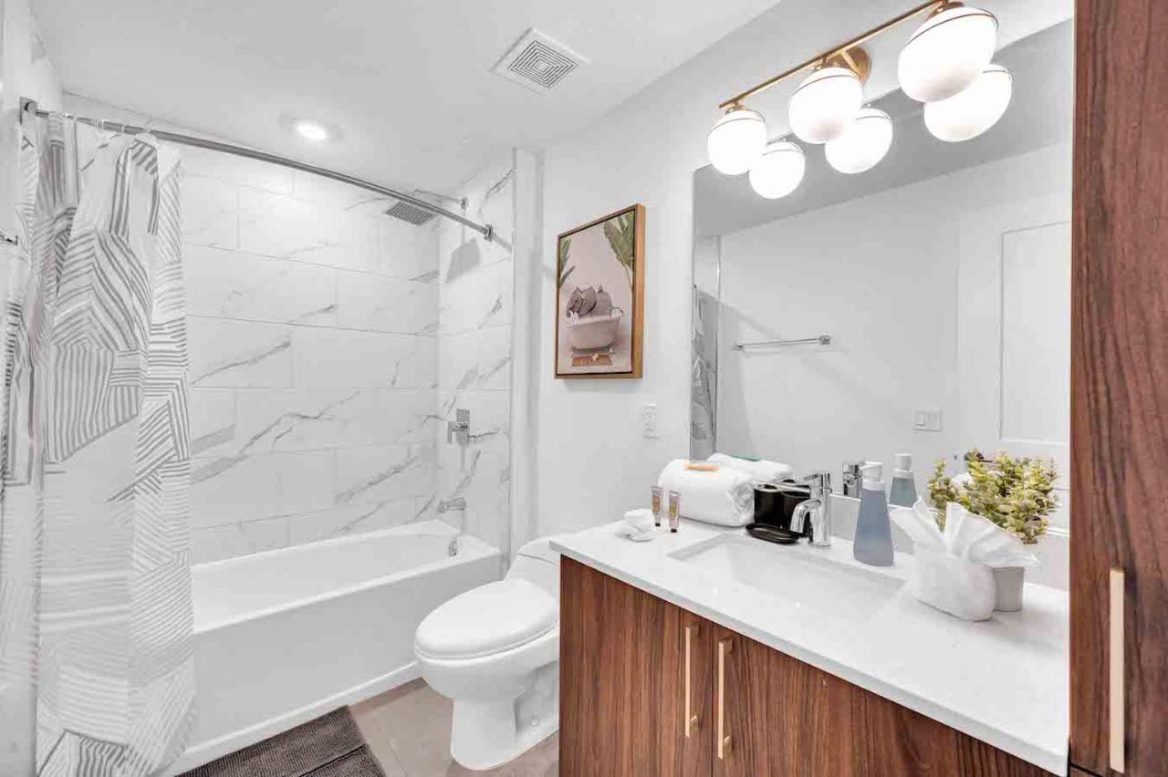 Charming In The Heart Of Downtown With Free Parking Apartamento
